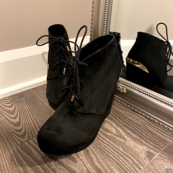 Black platform shoes (suede) - Picture 2 of 2